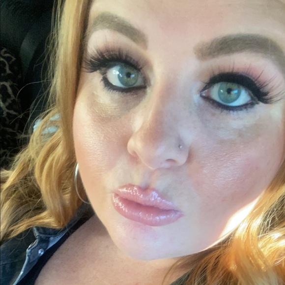 Meet your Posher, Sheila - Picture 2 of 5